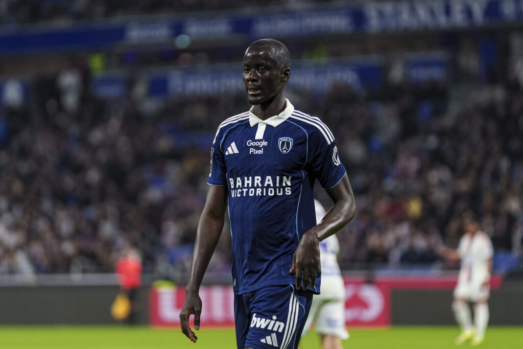 Moustapha Mbow in action for Paris