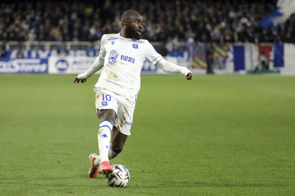 Lassine Sinayoko in action for Auxerre
