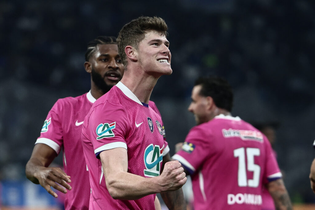 Charlie Cresswell in action for Toulouse