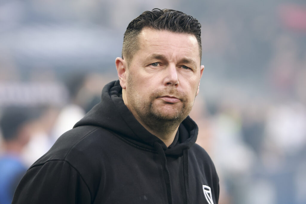 Pierre Sage managing RC Lens against OGC Nice in the French Cup final