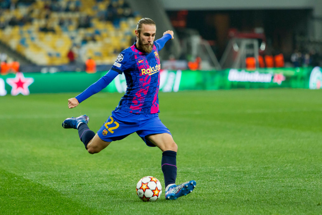 Oscar Mingueza: Dinamo Kiev v FC Barcelona: Group E - UEFA Champions League